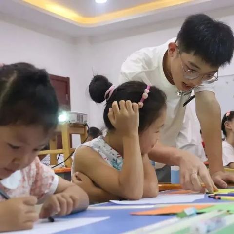 助力双减 | 潮百相公益联合杭州青年网络开展“计划未来”青春健康同伴教育课堂