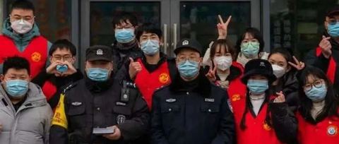 活动 | 春运里的“一抹红”！潮百相将“爱”送到旅客心头